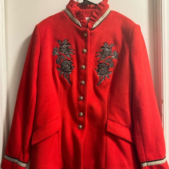 Elegant Red Embroidered Women's Jacket - Picture 3 of 7